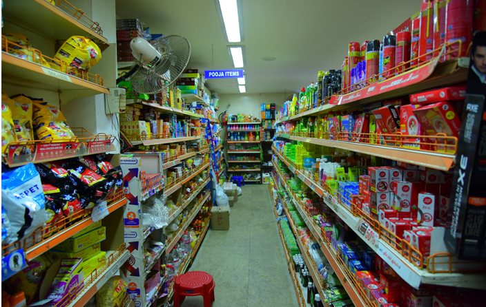 Clean, well-organised aisle